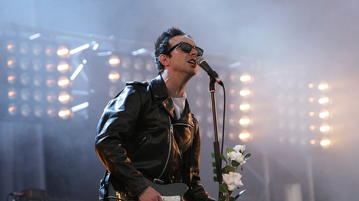 James Allan von Glasvegas bei einem Auftritt auf dem Glastonbury Festival 2009