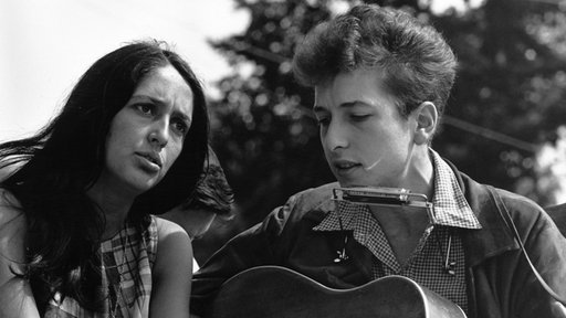 Joan Baez und Bob Dylan bei Martin Luther Kings Marsch auf Washington (Archivbild vom 28.08.1963)