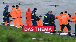 Hochwasser an der Ruhr: Helfer des THW sichern den Ruhrdeich in Oberhausen (Archivbild vom 23.12.2023)