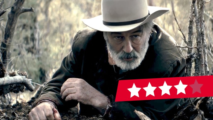 Szene aus dem Film "Rust": Harland Rust (Alec Baldwin) und Lucas Hollister (Patrick Scott McDermott)