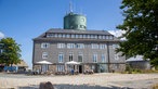 Berghotel und Restaurant mit Aussichtsturm und Wetterstation auf dem Kahlen Asten