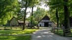 Zufahrt zum Haupthaus des Musuemshofs in Rahden in Ostwestfalen-Lippe