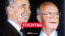 Kurz vor dem tödlichen Attentat: Israels Ministerpräsident Yitzhak Rabin (r.) am 4. November 1995 in Tel Aviv, links Außenminister Shimon Peres