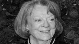 Ein Porträt der verstorbenen Schauspielerin Maggie Smith.