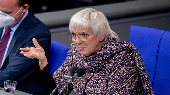 Kulturstaatsministerin Claudia Roth steht wegen der geplanten Mittelkürzungen für die freie Kulturszene in der Kritik. (Archivbild) Foto