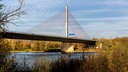 Die Friedrich-Ebert-Brücke oder Nordbrücke verbindet den Bonner Stadtbezirk Beuel mit dem Stadtbezirk Bonn.