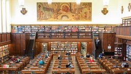 Symbolbild: Blick in den Lesesaal der Deutschen Nationalbibliothek in Leipzig.