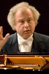 András Schiff bei einem Konzert auf dem Lucerne Festival 2007