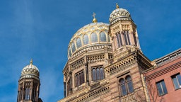 Blick auf die Neue Synagoge in Berlin