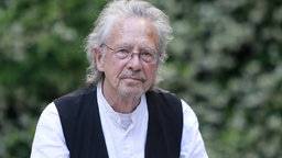 Das Beitragsbild des WDR3 Kulturfeature "Der Abenteurer des Schreibens - Über Peter Handke" zeigt ein Porträt Peter Handkes aus dem Jahr 2017.