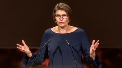 Christina Morina hält bei der Preisverleihung Deutscher Sachbuchpreis 2024 eine Rede.
