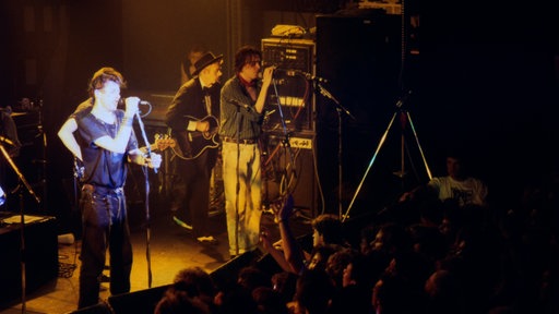 The Pogues bei einem Auftritt in Deutschland 1988