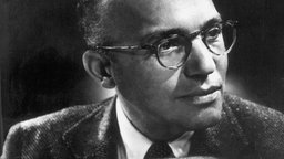 Porträtaufnahme des deutschen Komponisten Kurt Weill