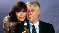 Thekla Carola Wied und der österreichische Regisseur und Schauspieler Peter Weck anlässlich der Verleihung der Goldenen Europa am 13.12.1984 in Saarbrücken. 