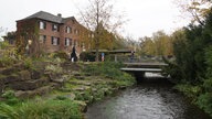 Die Schwalm in der historischen Altstadt von Brüggen