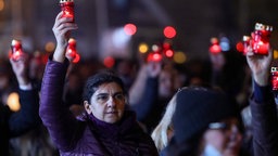 Protestierende Frauen in Yerevan gedenken armenischen Soldaten