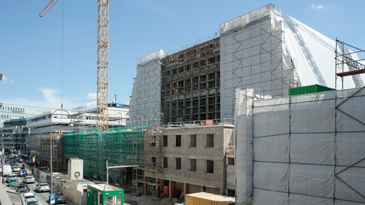 Im Zuge der Sanierung der Bühnen der Stadt Köln wird seit Juni 2012 das Opernhaus und das Schauspielhaus umgebaut und renoviert, Ansicht der Umbaumaßnahmen am 19.05.2014.