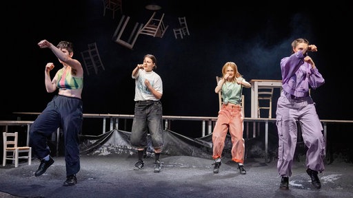 Szene aus "Die Wut, die bleibt" am Theater Bielefeld