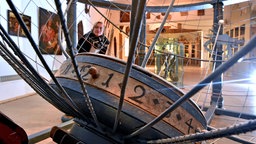 Das Modell eines geozentrischen Weltbildes aus der Sammlung August Hermann Franckes in der sogenannten Wunderkammer der Franckeschen Stiftungen in Halle (Saale) (Sachsen-Anhalt)