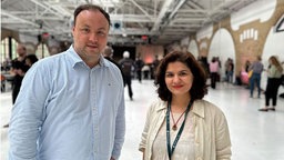 Matthias Bannert von "Medieninsider" und Nafisa Hasanova auf der Re:publica 2024. 