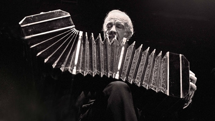 Astor Piazzolla spielte 1985 das Bandoneon in Amsterdam