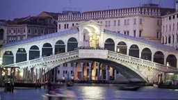 Rialtobrücke in Venedig