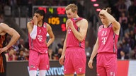 Enttäuschte Spieler der Baskets Bonn im Spiel gegen Ulm.