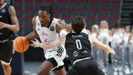 Phlandrous Fleming Jr. von den Telekom Baskets Bonn in Aktion