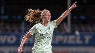 Fußballerin Annalena Rieke bejubelt einen Treffer für die SGS Essen in der Frauen-Bundesliga bei Turbine Potsdam