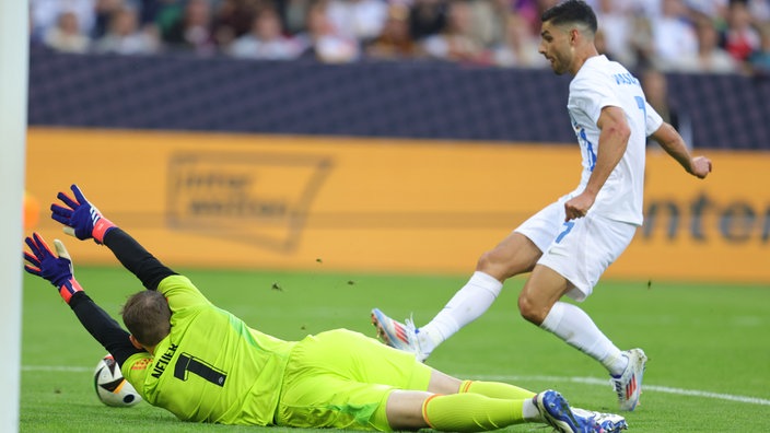 Der Grieche Georgios Masouras erzielt gegen Deutschland im Juni 2024 das 1:0.