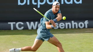 Jan-Lennard Struff beim ATP-Turnier in Stuttgart in Aktion