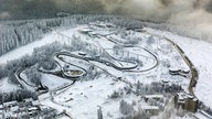 Luftbild der Bob- und Rodelbahn Winterberg