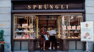 Eingang der Confiserie Sprüngli in Zürich