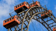 Das Riesenrad im Wiener Prater beginnt mit dem Fahrbetrieb 