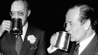 Prinz Bernhard der Niederlande mit Alfred Heineken