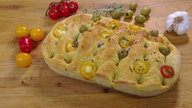 Das Bild zeigt das Gericht "Oliven-Focaccia".