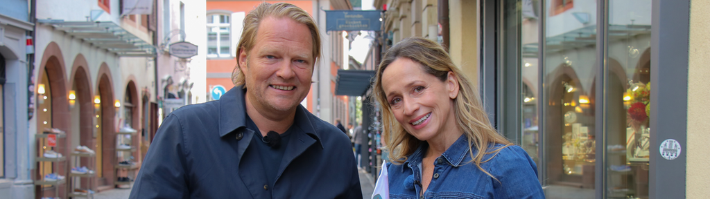 Das Bild zeigt Björn Freitag (l.) mit Tamina Kallert (r.).