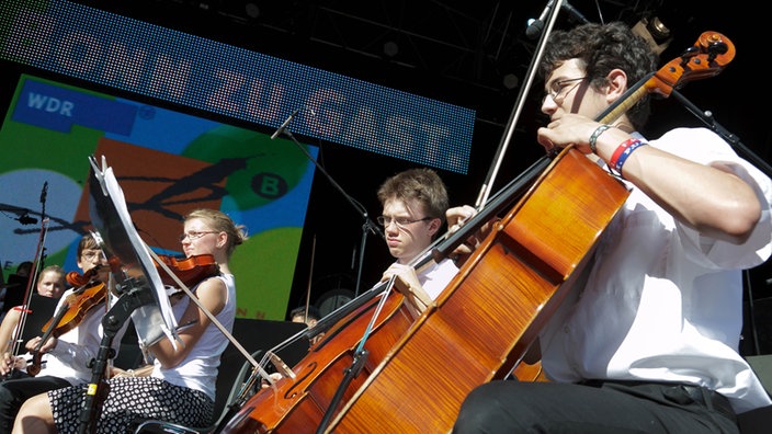 WDR Bühne Marktplatz Bonn mit Orchester