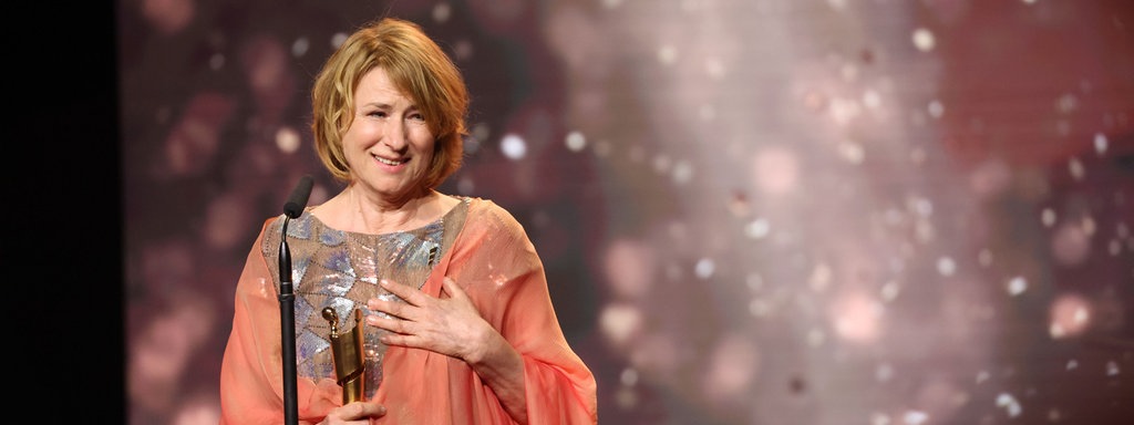 Corinna Harfouch bei der Verleihung der Lola - Deutscher Filmpreis 2024 im Theater am Potsdamer Platz in Berlin